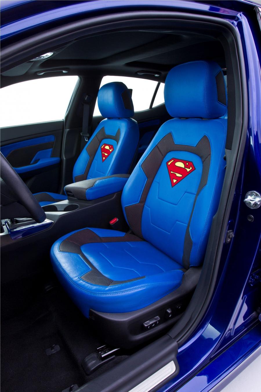  Kia Optima Hybrid Superman-Inspired 2013 года  (фото 2 из 5)